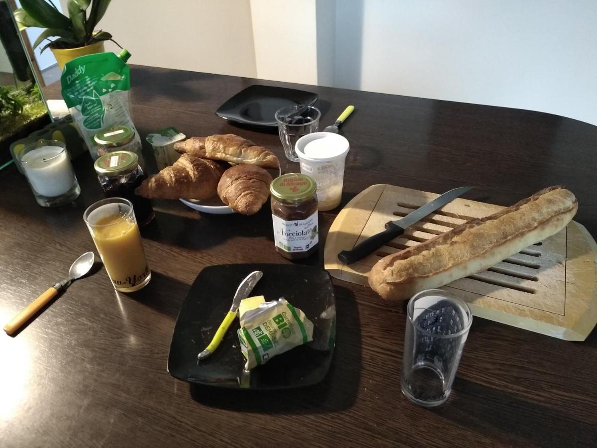 A La Campagne, Au Calme Bed & Breakfast Monterolier Exterior photo